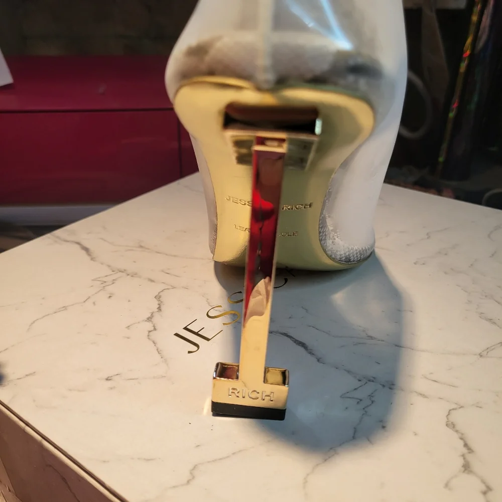 Jessica Rich NEW in Box Clear‎ Heel Pumps Size 39